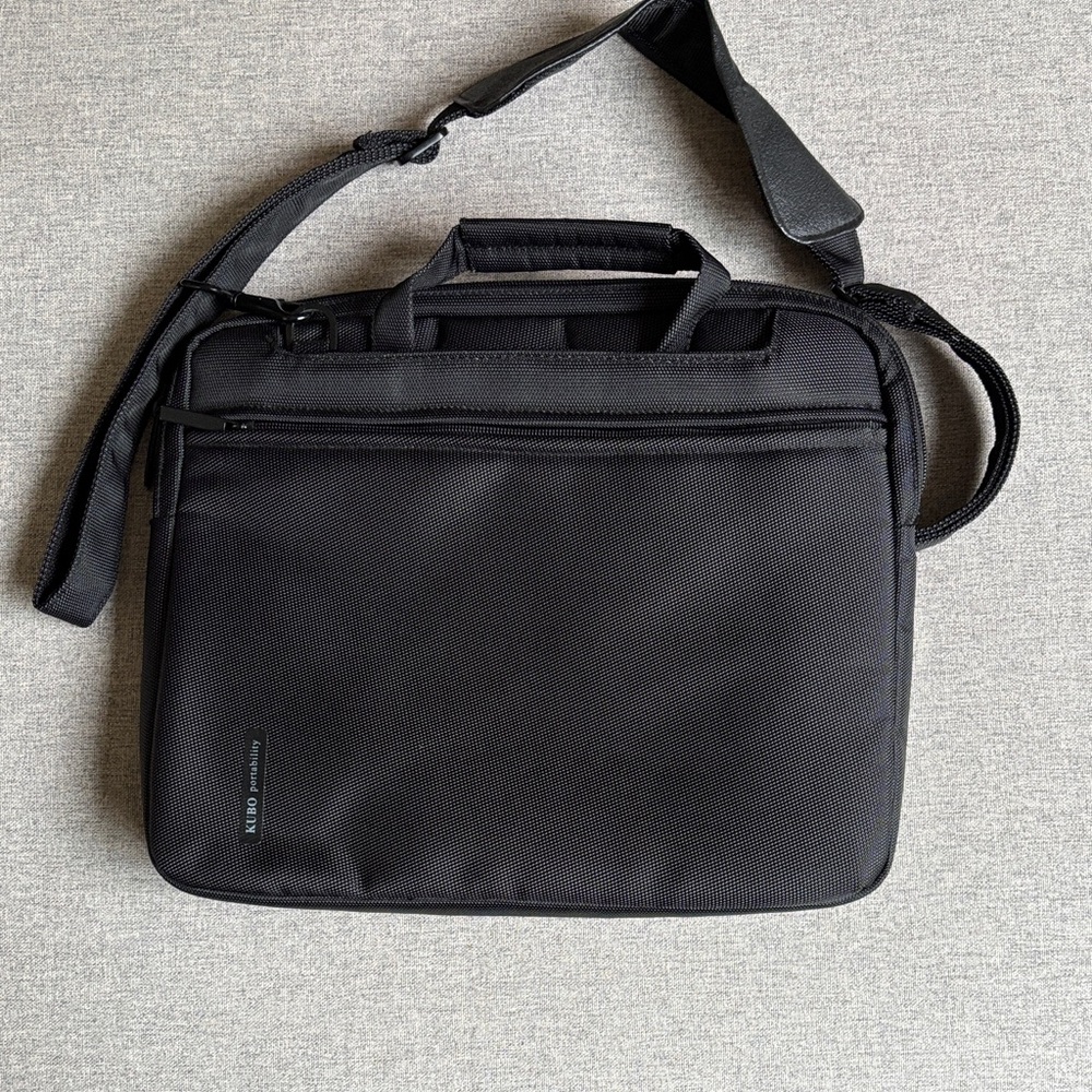 Elegant Black Laptop Bag for Professionals